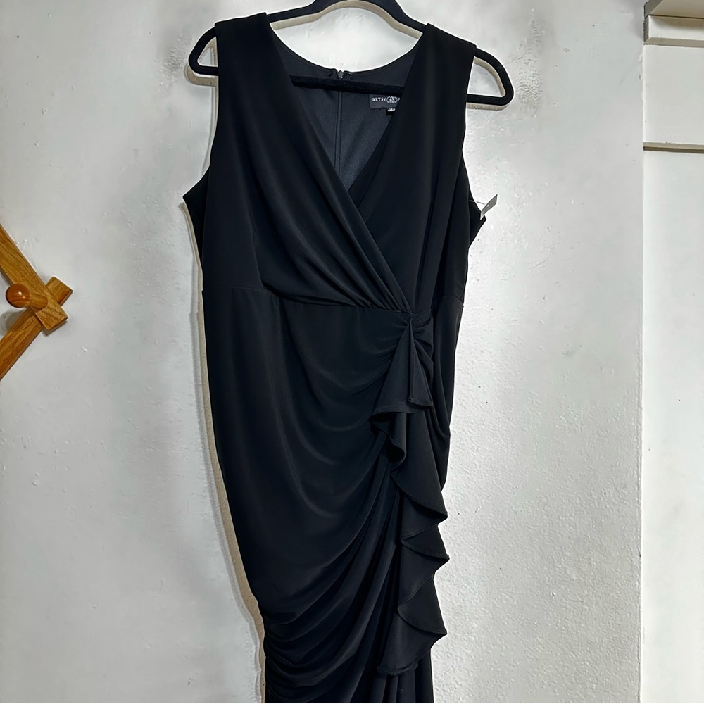 Betsy & Adam Black Ruched Maxi Dress - Picture 5 of 10